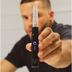 Linx-Saber-Dry-Herb-Vaporizer-Lifestyle